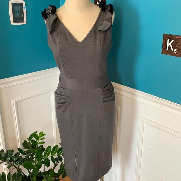 AYSHA Dresses & Skirts - Women’s AYSHA gray v-neck fitted dress 6